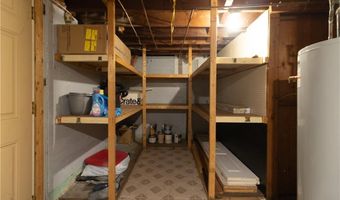 2540 W Shore Rd, Warwick, RI 02889