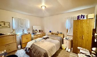912 S Lloyd St, Aberdeen, SD 57401
