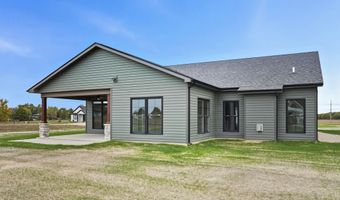 2213 Golfview Dr, Auburn, IN 46706