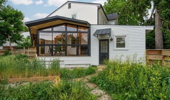 2050 Camelot Rd, Ann Arbor, MI 48104