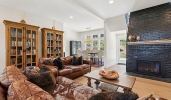 239 Hunter Way, Falmouth, ME 04105