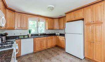 3 Ostend St, Johnston, RI 02919