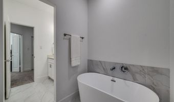 5613 Woodlands Dr, The Colony, TX 75056