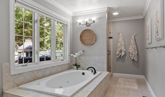89 School House Ln, Boxborough, MA 01719