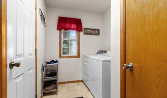 W5862 GERANIUM Drive, Appleton, WI 54915