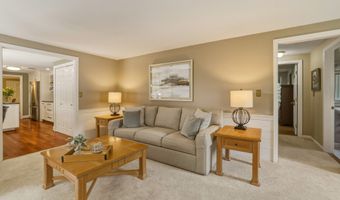 14 High Hill Rd, Canton, CT 06019