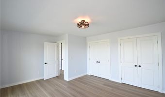 32 J H Dwyer Dr, Middletown, RI 02842