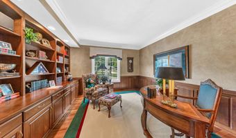 924 Woodcrest Way, Anderson, IN 46012