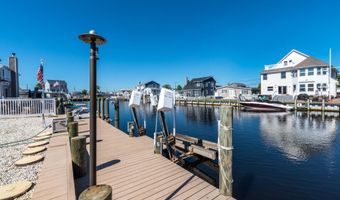 73 Carlyle Dr, Bayville, NJ 08721