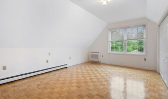 8 Chesterfield Dr, Concord, NH 03301