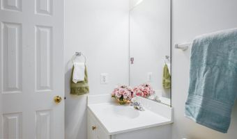 10834 HILLBROOKE Ln, Potomac, MD 20854