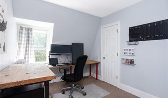 6 Pond Ave, Newport, RI 02840