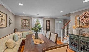 152 Glen Hills Dr, Cranston, RI 02920