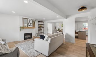 2219 N UNION St, Appleton, WI 54911