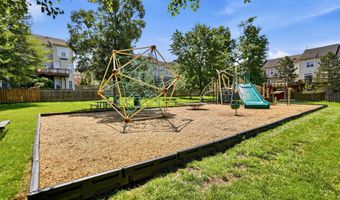 24652 SILTSTONE Sq, Aldie, VA 20105