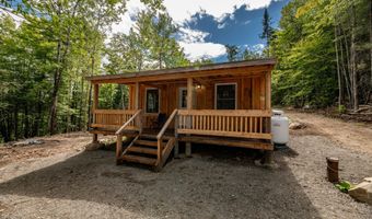 8 Magnolia Ln, Starks, ME 04911