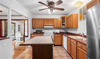 4 Garfield Ave, Bristol, RI 02809