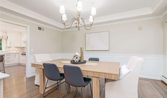 36 Beauchamp Dr, North Kingstown, RI 02874