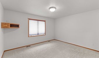 838 Lindsay Ct SW, Altoona, IA 50009
