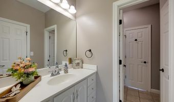 5120 Country Hills Dr, Aurora, IN 47001