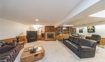 813 SE 4th St, Ankeny, IA 50021