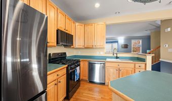 8245 LAMBERTS Ln, Alexandria, VA 22309