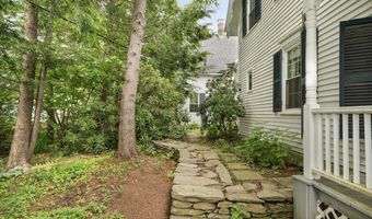 92 Cedar St, Belfast, ME 04915