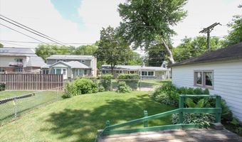 831 S Mitchell Ave, Arlington Heights, IL 60005