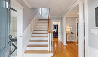 34 Burnett St, Johnston, RI 02919