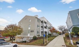 4163 S FOUR MILE RUN Dr 301, Arlington, VA 22204