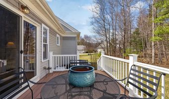 22 Mill Pond Rd 22, Brentwood, NH 03833