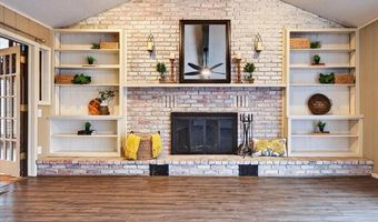 2318 Dorchester Dr, Bartlesville, OK 74006