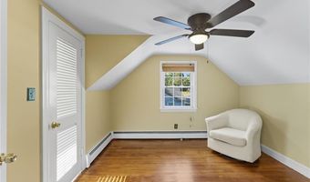 53 School St, Johnston, RI 02919