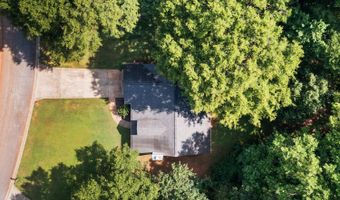 135 Springbrook Drive Dr, Auburn, GA 30011