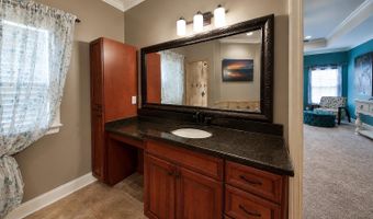 82 LAKEPOINTE Cv, Atoka, TN 38004