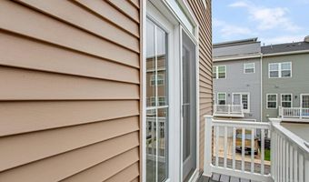 100 LAWNDALE Dr, Bowie, MD 20716