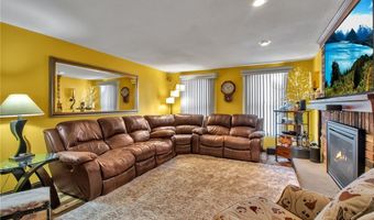 7 Shalamar Ct, Amherst, NY 14068