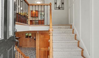 7 Wheeler Dr, Danbury, CT 06811