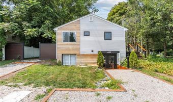 137 Overlook Dr, Warwick, RI 02818