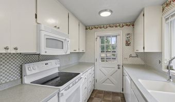 10418 CHAMPOEG Rd, Aurora, OR 97002