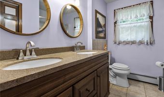 7 Laurel St, North Providence, RI 02911