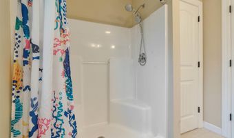 58 Village Place Dr, Barrington, NH 03825