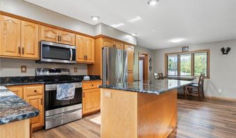 901 Geneva Dr, Alexandria, MN 56308