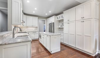 199 Raleigh Ct, Aurora, OH 44202