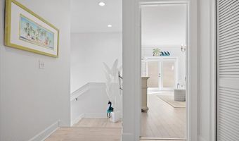 80 BEACH COTTAGE Ln 201, Atlantic Beach, FL 32233