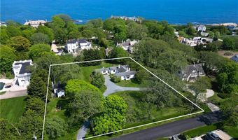 18 Ledge Rd, Newport, RI 02840