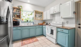 38 Le Moyne Dr, Beaufort, SC 29907