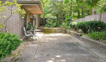 686-20 Fairington Ln, Aurora, OH 44202