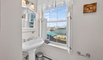 20 Woodland Ave, Avon By The Sea, NJ 07717