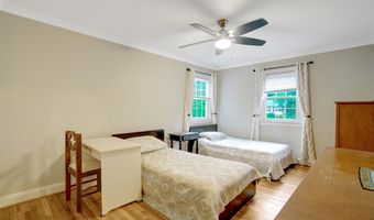 8304 FIVE GATES Rd, Annandale, VA 22003